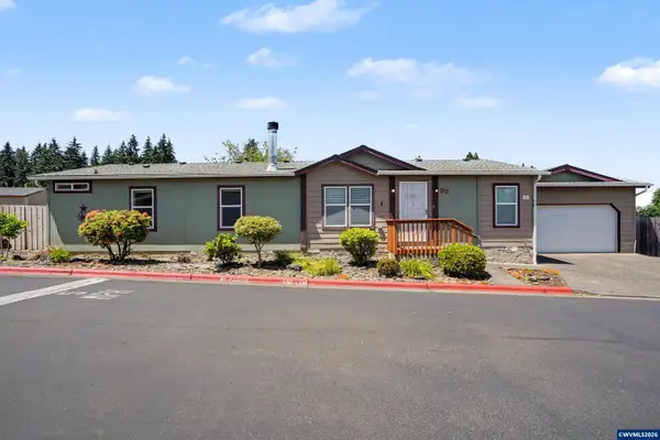1015  Oak #99 St, Silverton, OR 97381