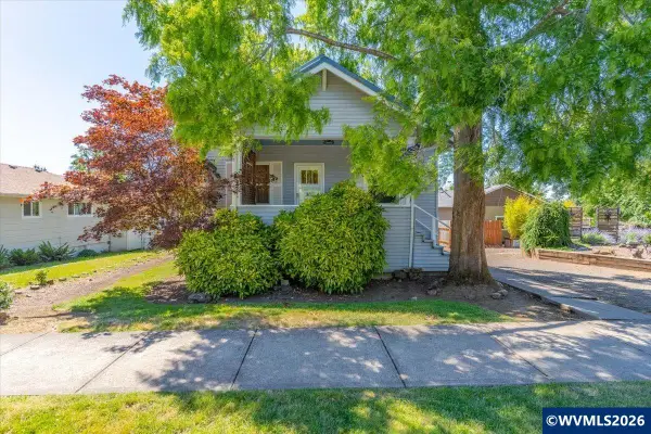 305  Mill St, Silverton, OR 97381