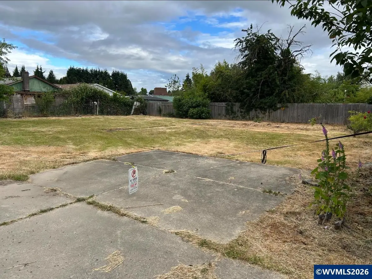 2045  Hollywood Dr NE, Salem, OR 97305 - #1