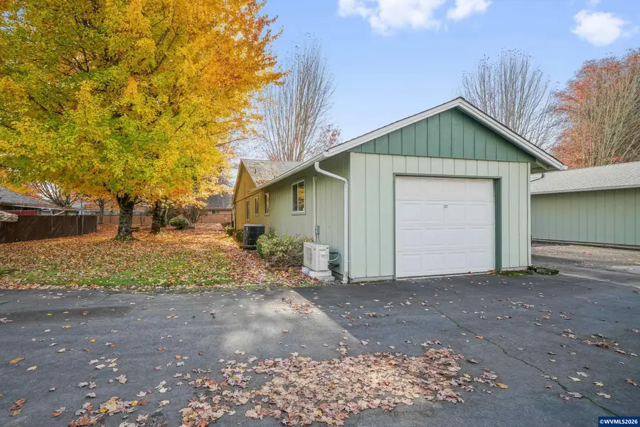 3113  Jackson St SE, Albany, OR 97322 - #2