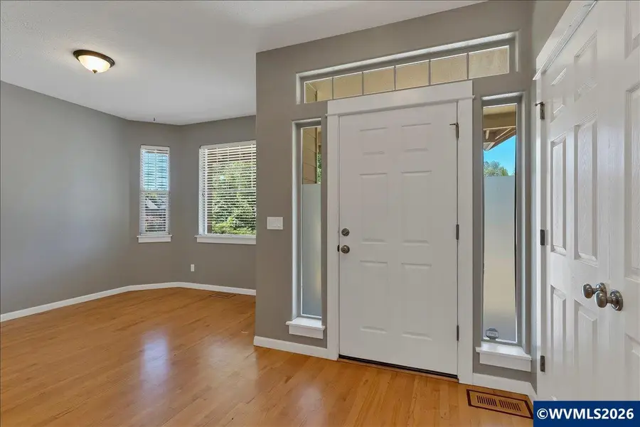 284 SW Wyatt St, Dallas, OR 97338 - #3