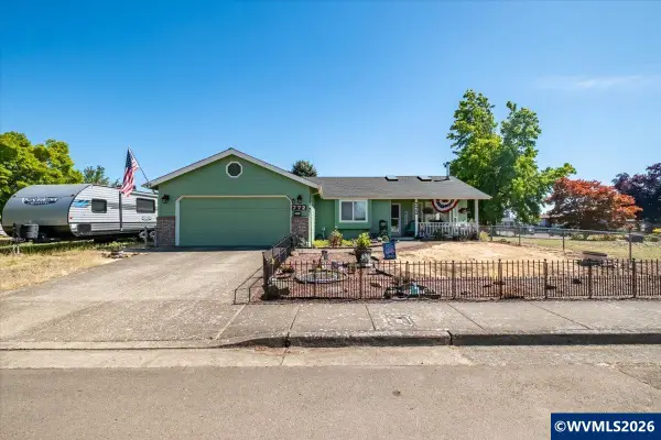772  Cherry Blossom Ln, Lebanon, OR 97355