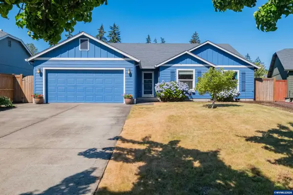 914  Oakmont Lp NE, Albany, OR 97322