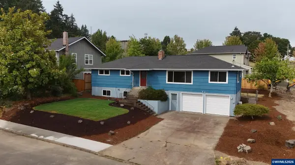 210  Walnut Dr S, Monmouth, OR 97361