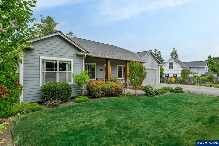537 E Monroe St, Carlton, OR 97111 - #2