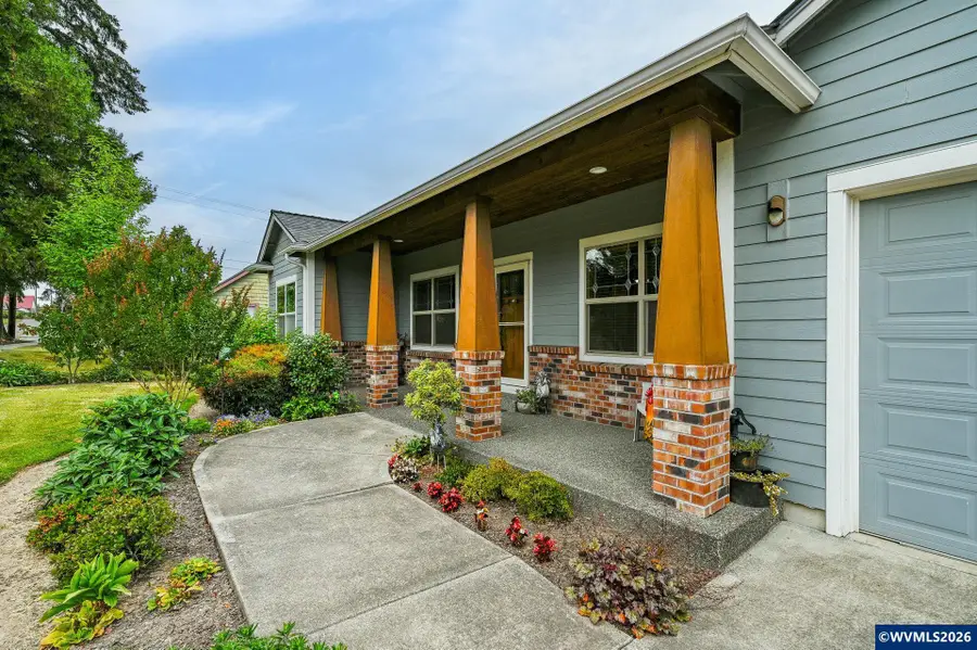 537 E Monroe St, Carlton, OR 97111 - #3