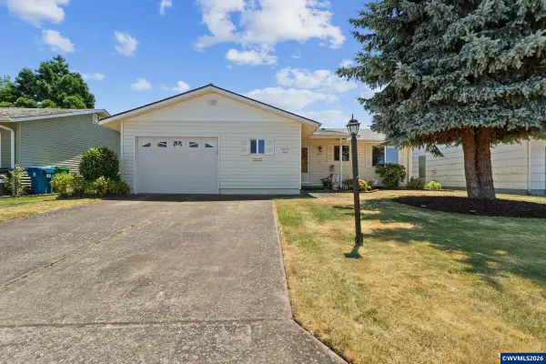 2212  Country Club Ter, Woodburn, OR 97071