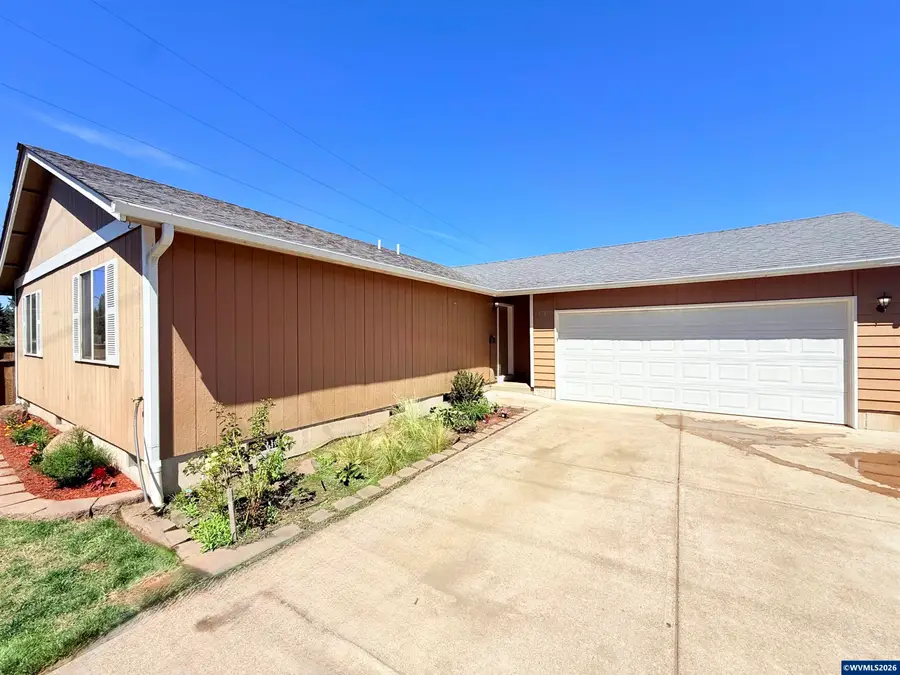 1780  Tamarack St, Sweet Home, OR 97386 - #2