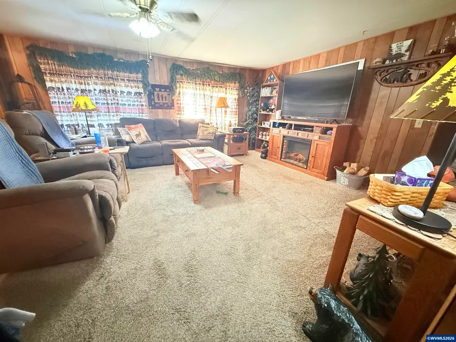 1729  12th Av SE, Albany, OR 97322 - #2