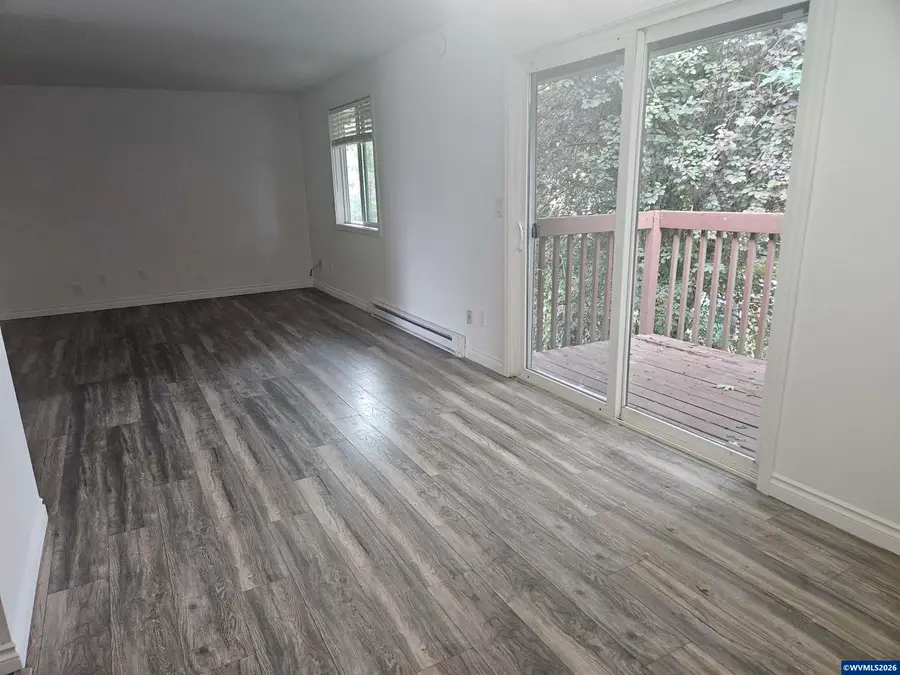 1060  Park #A2 Av, Woodburn, OR 97071 - #2