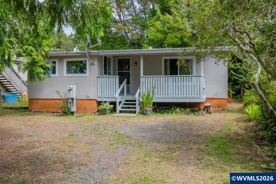 220 SE Hazelton Pl, Depoe Bay, OR 97341 - #2