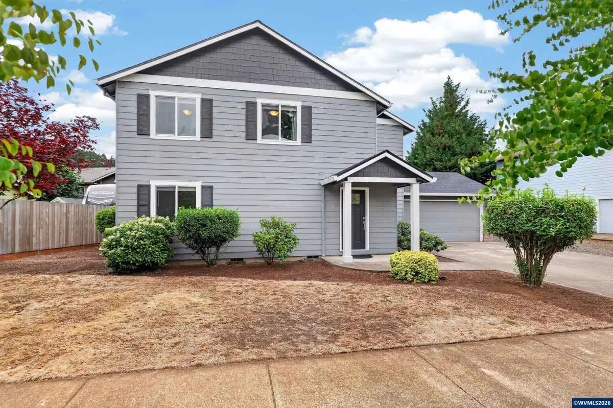 209  Pioneer Dr, Silverton, OR 97381 - #1