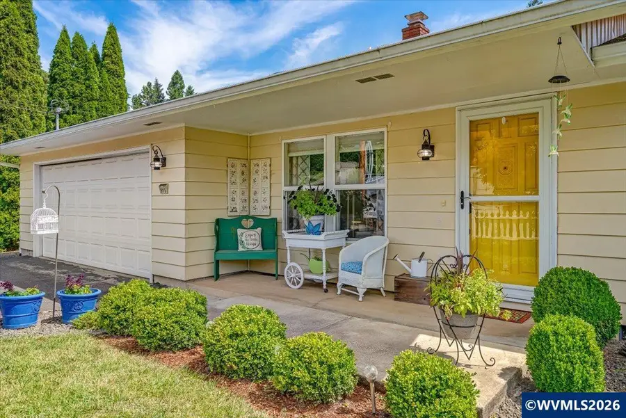 915  Madison St St, Silverton, OR 97381 - #2