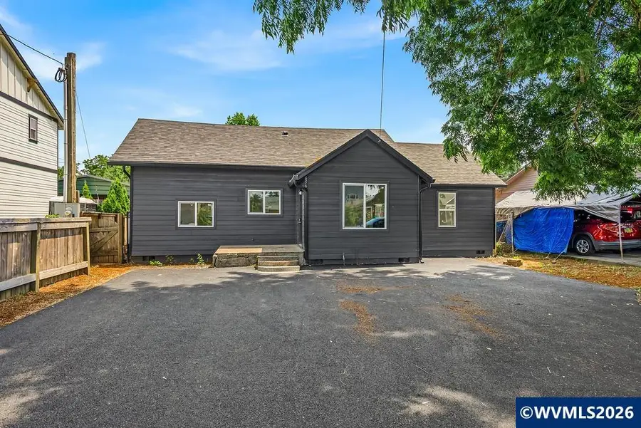 656  Hall St, Woodburn, OR 97071 - #2