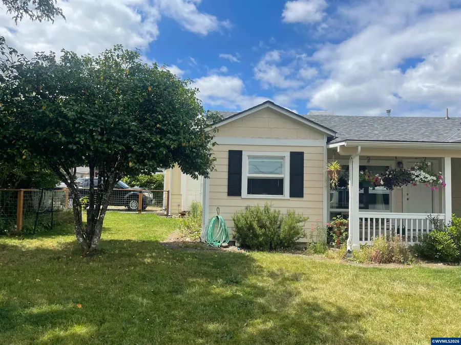 914  4Th Av, Sweet Home, OR 97386 - #3