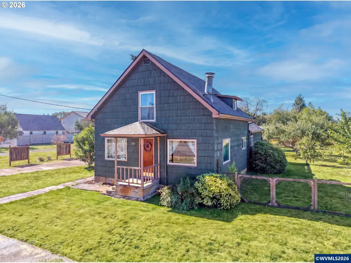 320 E Blakely Av, Brownsville, OR 97327 - #1