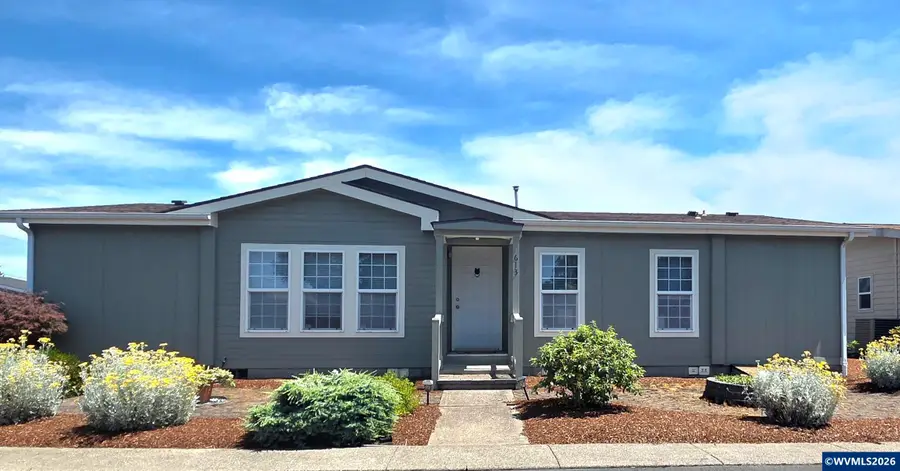 613  Royalty Cir NE, Salem, OR 97301 - #2