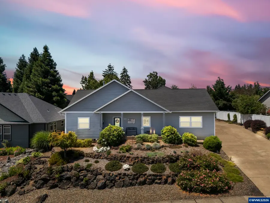 777 SE Cynthian Av, Dallas, OR 97338 - #3