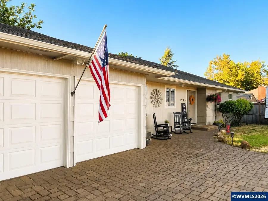 1946 SE Miller Av, Dallas, OR 97338 - #2