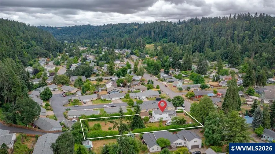 931 S Water St, Silverton, OR 97381 - #3