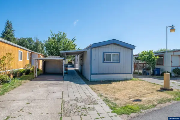 3237  Elm St, Hubbard, OR 97032