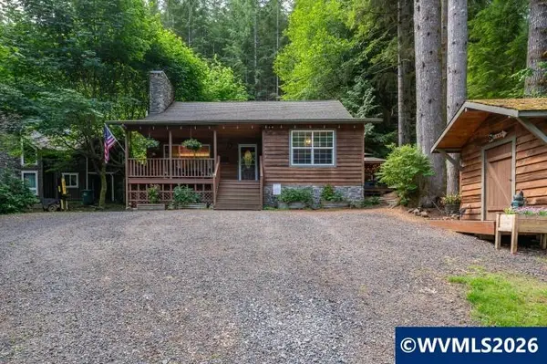 10256  Ridge View Ter, Birkenfield, OR 97016
