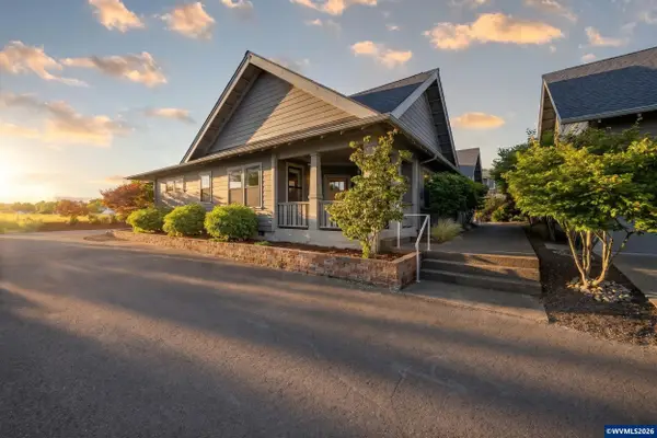 986  Berkeley Ln E, Monmouth, OR 97361