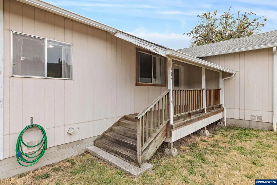 717  Main St, Lyons, OR 97358 - #3