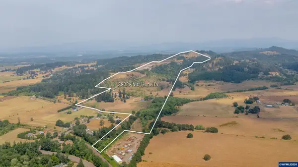 38228  Mount Hope Dr, Lebanon, OR 97355