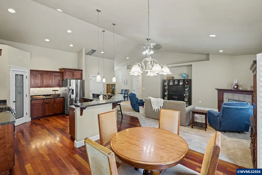 346 NW Foxglove St, Dallas, OR 97338 - #3