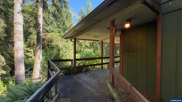 1799 N Doris Ln, Otis, OR 97368