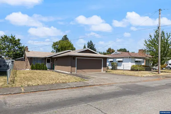 105 SE Berry St, Lebanon, OR 97355