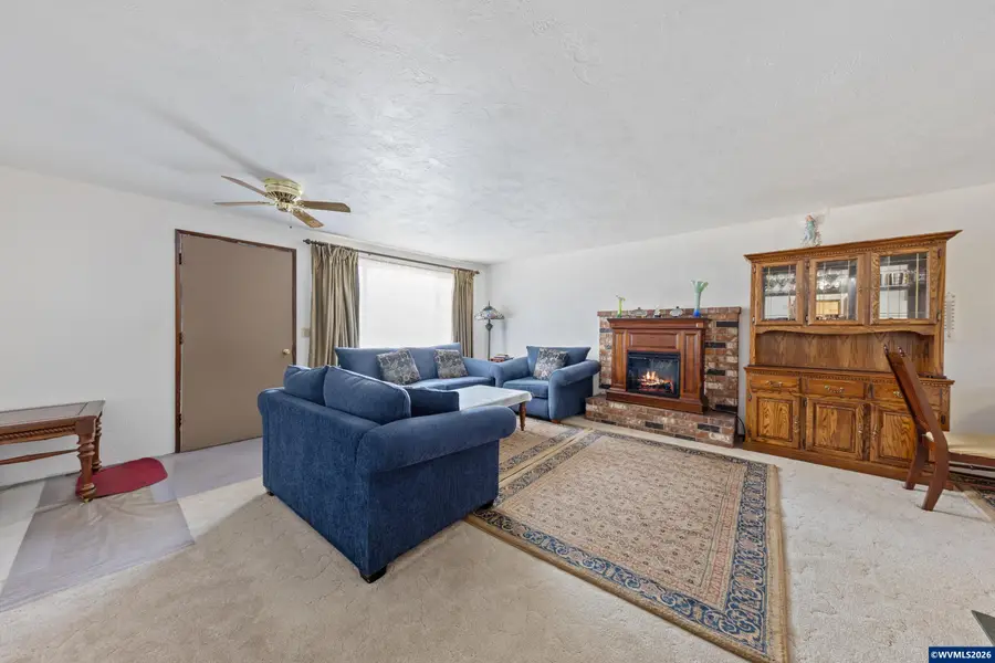 105 SE Berry St, Lebanon, OR 97355 - #3