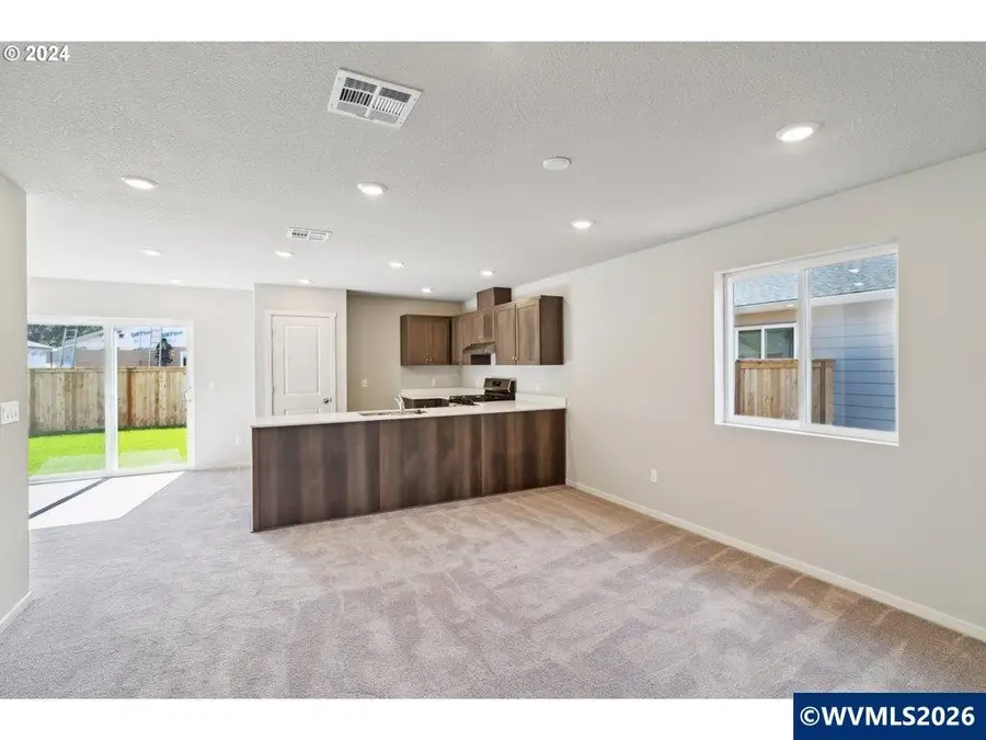 658  Minnesota St, Lebanon, OR 97355 - #2