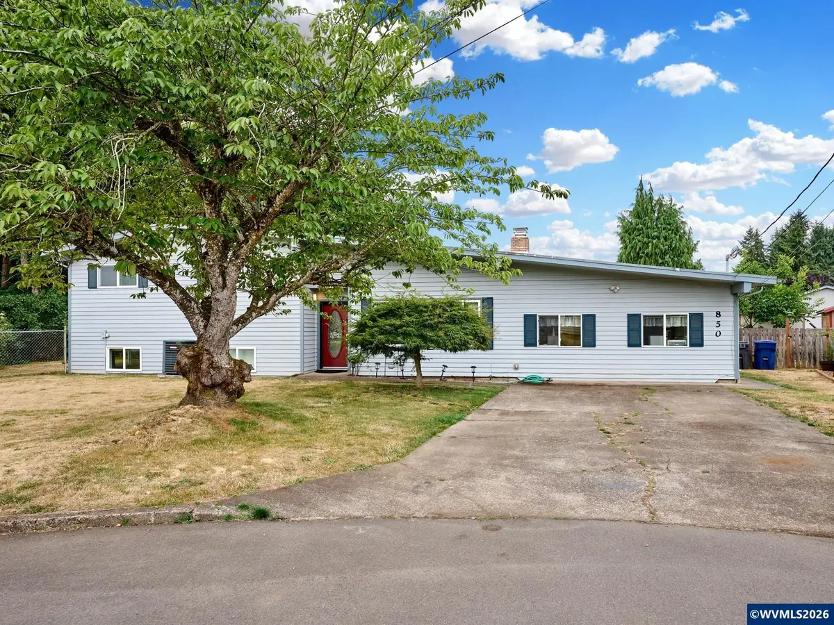 850  Marion St, Woodburn, OR 97071 - #1