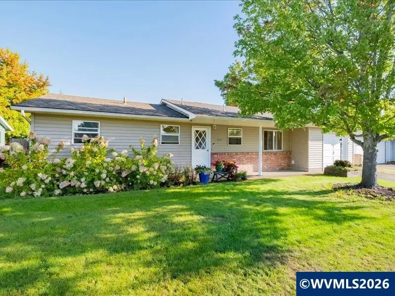 1051  24th Av SE, Albany, OR 97322 - #2