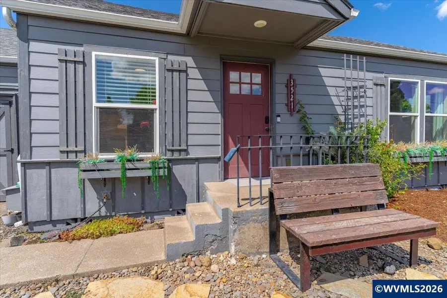 3521 NE Bernard Av, Albany, OR 97322 - #2