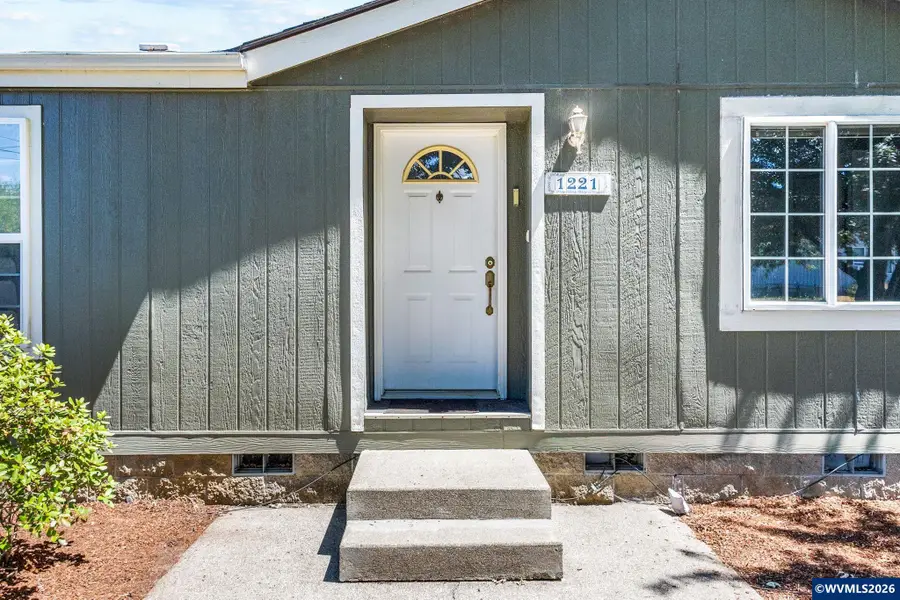 1221  47th Av, Sweet Home, OR 97386 - #3