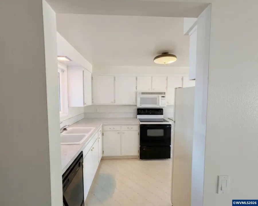 3704  Hill St SE, Albany, OR 97322 - #2