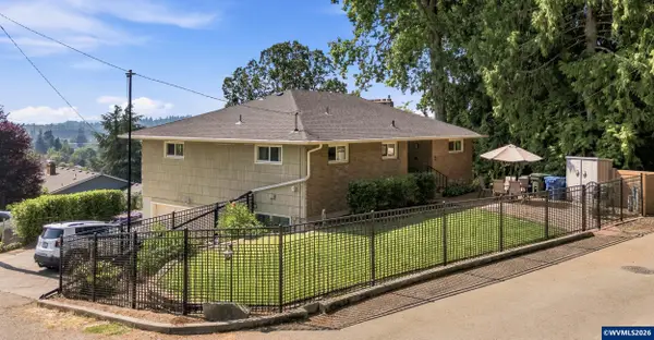 954  Terrace Dr NW, Salem, OR 97304