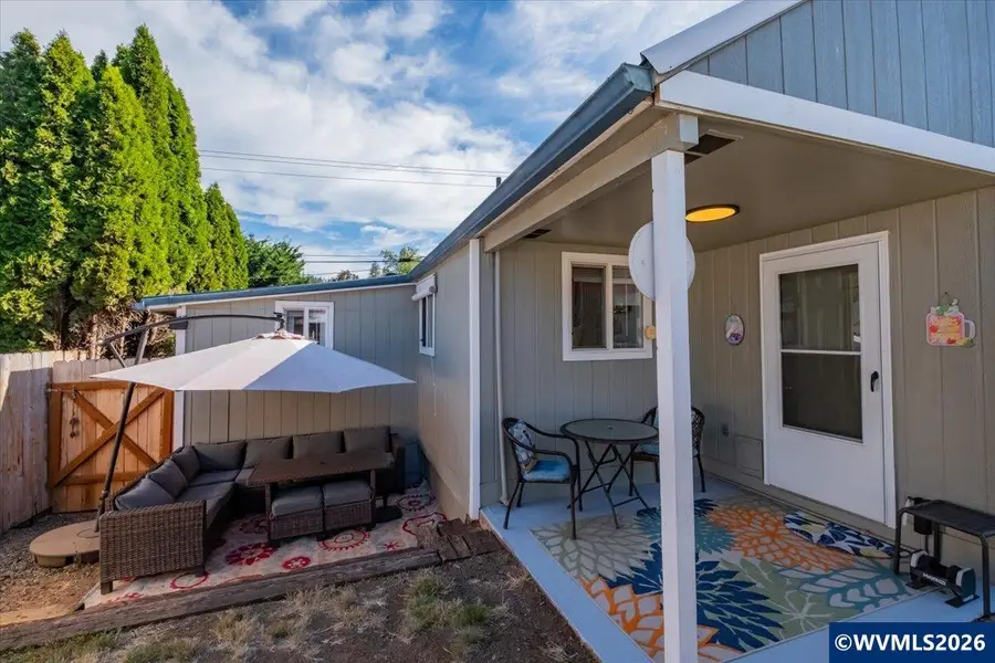 520 W Holley Rd, Sweet Home, OR 97386 - #3