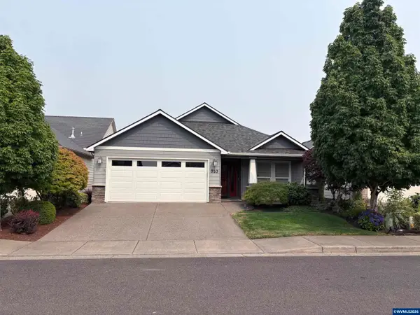 710  SE Saint Andrews Ln, Dallas, OR 97338