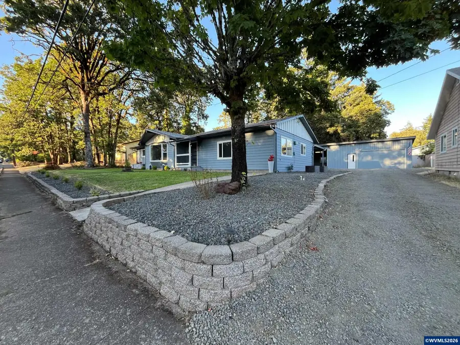 438 NW Douglas St, Dallas, OR 97338 - #3