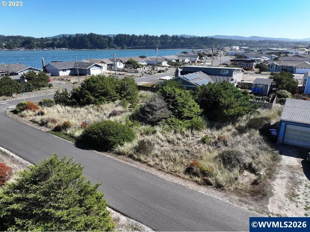 1901 NW Beachview Dr, Waldport, OR 97394 - #1