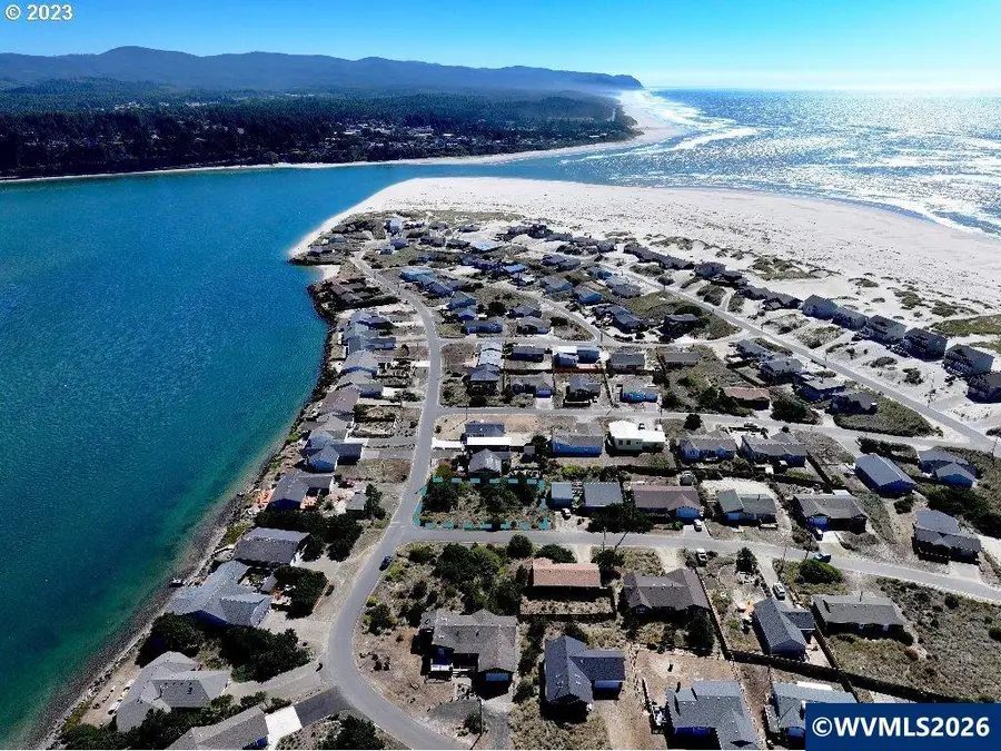 1901 NW Beachview Dr, Waldport, OR 97394 - #2