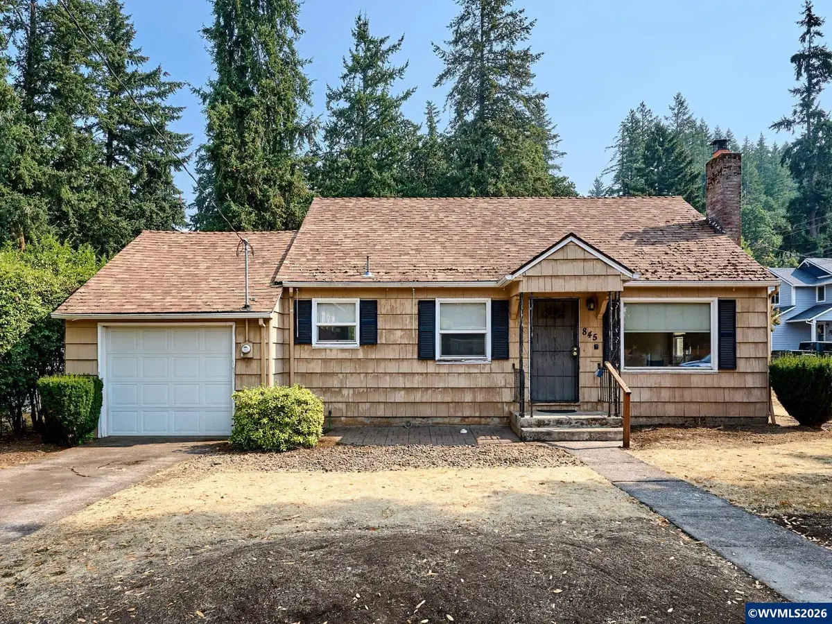 845 S Water St, Silverton, OR 97381 - #1