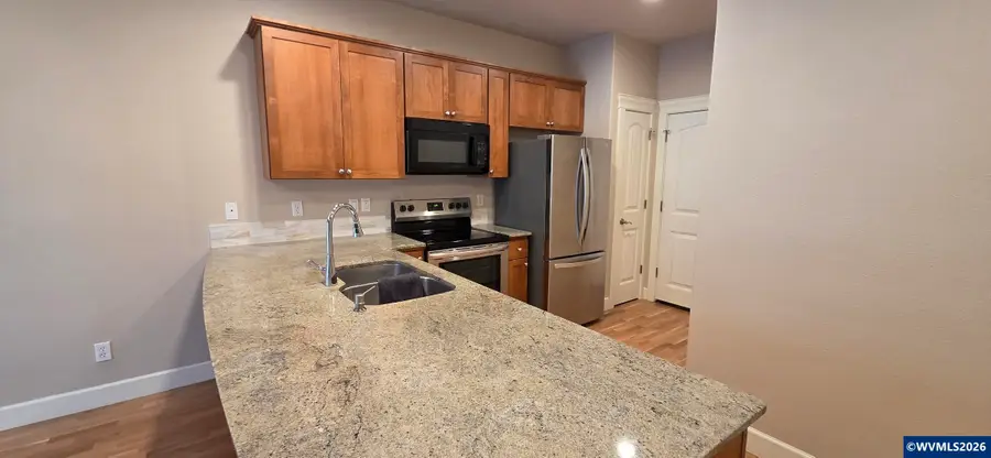 211  Silver Unit I St, Silverton, OR 97381 - #3
