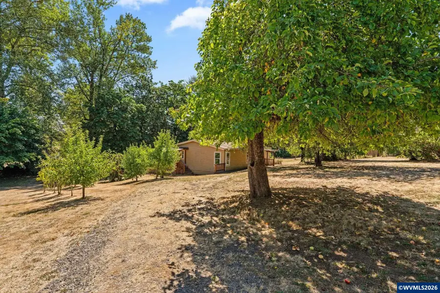 136 E Hillcrest Dr, Eugene, OR 97404 - #3