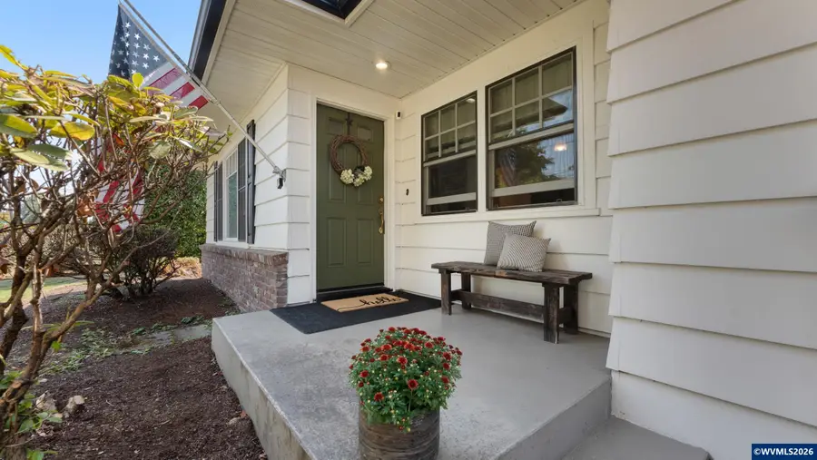 1110 W Oak St, Lebanon, OR 97355 - #2