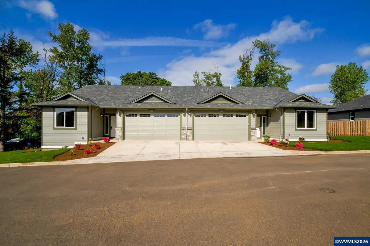 253/255 NW Douglas St, Dallas, OR 97338 - #1